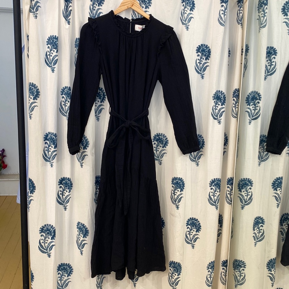 Xirena most coveted Mia dress in Black! Sz M!